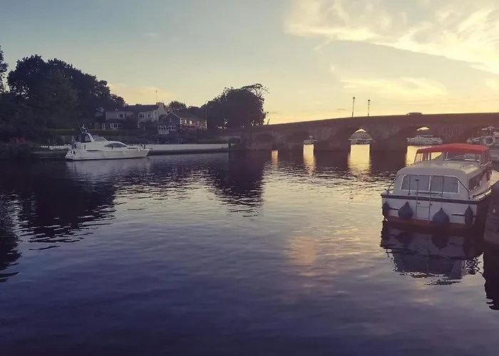 Dom wakacyjny Bridge House